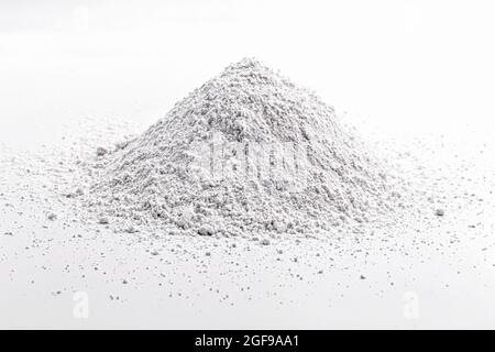 Le sulfure de calcium est un composé inorganique solide dont la formule chimique est cas, utilisé dans la production de certains types de peintures, de céramiques et de papier. Banque D'Images