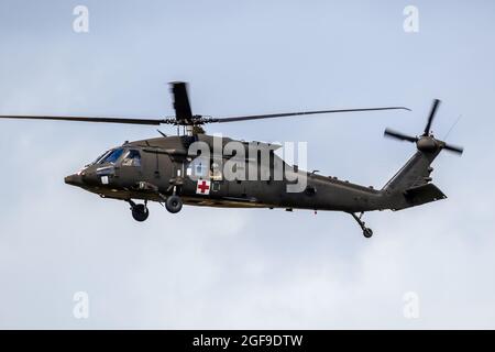 Armée des États-Unis Sikorsky UH-60M Blackhawk medevac hélicoptère en vol. Pays-Bas - 6 juillet 2020 Banque D'Images