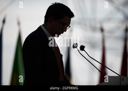 Le président malgache Andry Rajoelina prononce un discours lors de l'ouverture de la rencontre annuelle d'été Medef la Ref le 24 août 2021 sur le circuit de Longchamp à Paris. Photo de Raphael Lafargue/ABACAPRESS.COM Banque D'Images