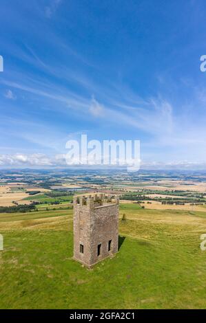 Tour d'observatoire de Kinpurney Hill près de Newtyle, Angus, Écosse. Banque D'Images