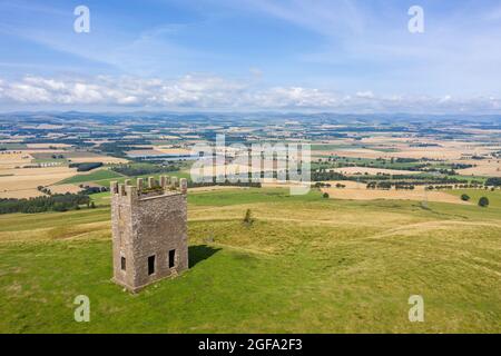 Tour d'observatoire de Kinpurney Hill près de Newtyle, Angus, Écosse. Banque D'Images