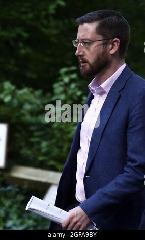 Londres, Angleterre, Royaume-Uni. 24 août 2021. L'AFFAIRE SIMON, secrétaire du Cabinet, est vue à Downing Street. (Image de crédit : © Tayfun Salci/ZUMA Press Wire) Banque D'Images
