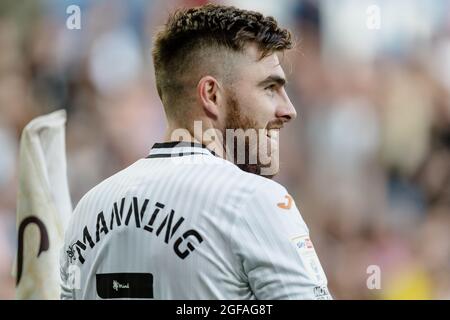 SWANSEA, PAYS DE GALLES - 24 AOÛT 2021 : Ryan Manning, de Swansea City, lors de la deuxième rencontre de la Carabao Cup entre Swansea City et Plymouth Argyle au Liberty Stadium, mardi 24 août 2021. Crédit : John Smith/Alay Live News Banque D'Images