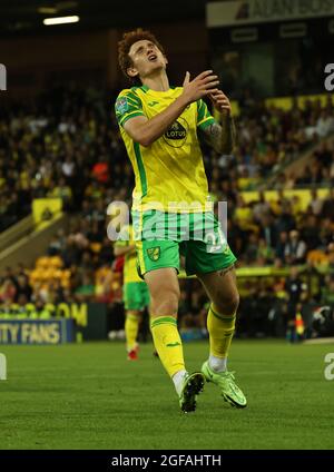 Josh Sargent, de Norwich City, réagit après avoir pris de l'envergure lors du deuxième tour de la coupe Carabao à Carrow Road, Norwich. Date de la photo: Mardi 24 août 2021. Banque D'Images