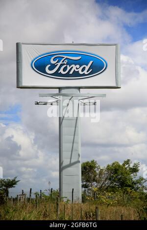 camacari, bahia, brésil - 24 août 2021 : vue d'ensemble de l'usine Ford dans le pôle industriel de la ville de Camacari. Banque D'Images