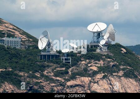 Radio wave Receiver plats, Chung Hom Kok, sud de l'île de Hong Kong, Hong Kong, Chine 22 août 2021 Banque D'Images