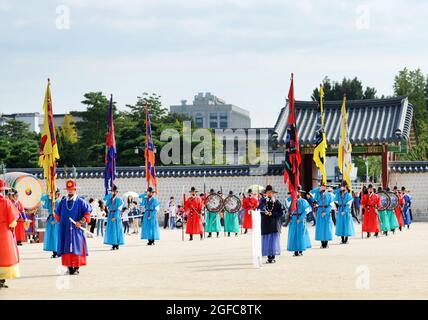 Cérémonie de la relève de la garde royale du palais de Gyeongbokgung. Séoul, Corée du Sud. Banque D'Images