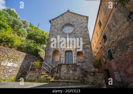 Église romane de San Nicolò de Capodimonte à Camogli, province de Gênes, Italie Banque D'Images