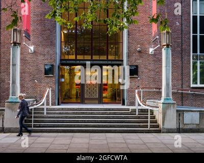 UCL School of Pharmacy London - The School of Pharmacy University of London, bâtiment situé au 29-39 Brunswick Square, Bloomsbury, Londres. Construit en 1938-1960. Banque D'Images