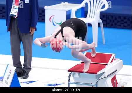 Zara Mullooly en Grande-Bretagne au début de la finale Freestyle 50 m féminin - S10 au Centre aquatique de Tokyo le premier jour des Jeux paralympiques de Tokyo en 2020 au Japon. Date de la photo: Mercredi 25 août 2021. Banque D'Images