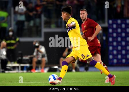 ROME, ITALIE - AOÛT 22: Erick Pulgar de ACF Fiorentina en action, pendant la série UN match entre AS Roma et ACF Fiorentina au Stadio Olimpico le 22 août 2021 à Rome, Italie. (Support MB) Banque D'Images