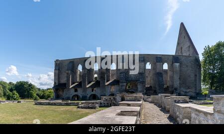 Pirita, Estonie - 6 août 2021 : vue sur les ruines du couvent Saint Brigitta à Pirita près de Tallinn Banque D'Images