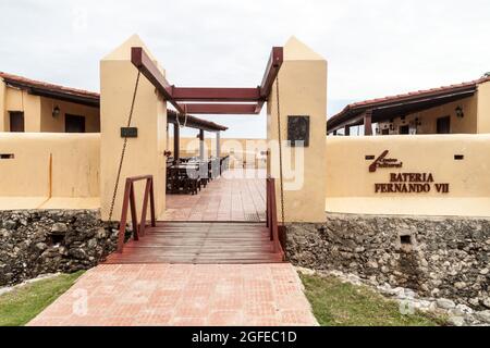 GIBARA, CUBA - 29 JANVIER 2016 : fort de Fuerte Fernando II dans le village de Gibara, Cuba Banque D'Images