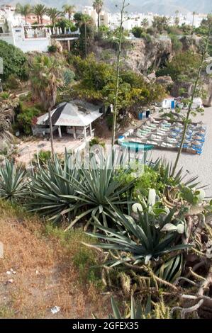 Petite crique, Nerja, Costa del sol, province de Malaga, Andalousie, Espagne Banque D'Images