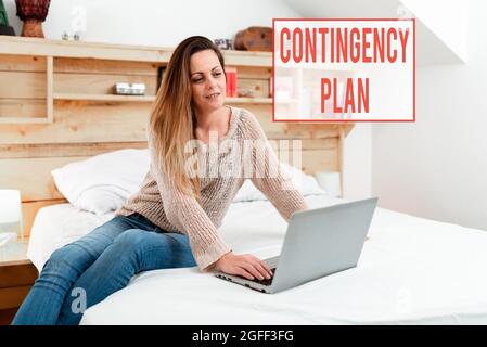 Affiche présentant le plan d'urgence. Mot pour UN plan conçu pour tenir compte d'un événement futur possible regarder des documentaires en ligne, jouer à Internet Banque D'Images
