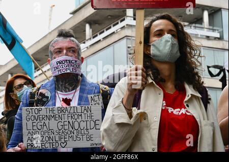 Londres, Royaume-Uni. 25 août 20201 : la rébellion de l'extinction manifestations à Londres, troisième jour. Ambassade du Brésil, Cockspur Street, Westminster. Crédit : michael melia/Alay Live News Banque D'Images