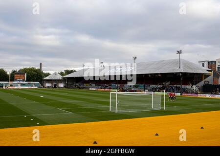 Newport, Royaume-Uni. 25 août 2021. Vue générale de Rodney Parade pendant l'échauffement. Carabao Cup, 2e match rond, Newport County v Southampton, Rodney Parade, Cardiff, pays de Galles, le mercredi 25 août 2021. Cette image ne peut être utilisée qu'à des fins éditoriales. Utilisation éditoriale uniquement, licence requise pour une utilisation commerciale. Aucune utilisation dans les Paris, les jeux ou les publications d'un seul club/ligue/joueur. photo de Lewis Mitchell/Andrew Orchard sports Photography/Alamy Live News crédit: Andrew Orchard sports Photography/Alamy Live News Banque D'Images