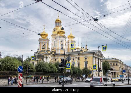 Saint-Pétersbourg, Russie, 26 août 2021 : Église notre-Dame de Vladimir ou Église Vladimirskaya. A été construit en 1769. Banque D'Images