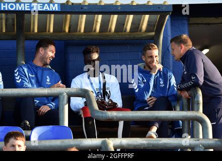 OLDHAM, ROYAUME-UNI. 24 AOÛT Harrison McGahey d'Oldham Athletic lors du match de la Carabao Cup entre Oldham Athletic et Accrington Stanley à Boundary Park, Oldham, le mardi 24 août 2021. (Crédit : Eddie Garvey | MI News) Banque D'Images