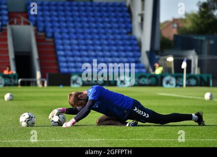 OLDHAM, ROYAUME-UNI. 24 AOÛT Laurie Walker d'Oldham Athletic lors du match de la Carabao Cup entre Oldham Athletic et Accrington Stanley à Boundary Park, Oldham, le mardi 24 août 2021. (Crédit : Eddie Garvey | MI News) Banque D'Images