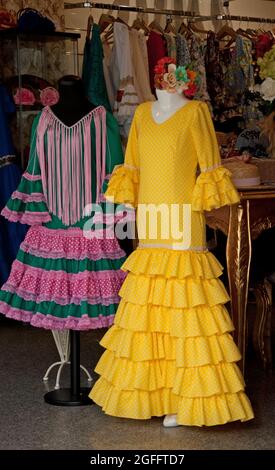 Robes de flamenco, Nerja, Costa del sol, province de Malaga, Andalousie, Espagne Banque D'Images