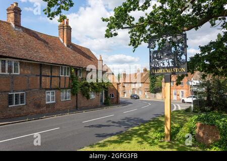 Village Green, The St, Aldermaston, Berkshire, Angleterre, Royaume-Uni Banque D'Images