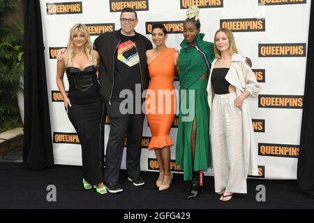 Los Angeles, États-Unis. 25 août 2021. (G-D) Bebe Rexha, Aron Gaudet, Gita Pullapilly, Kirby Howell-Baptiste et Kristen Bell au QUEENPINS Photocall de STX tenu au four Seasons Hotel Los Angeles à Beverly Hills, CA, le mercredi 25 août 2021. (Photo par Sthanlee B. Mirador/Sipa USA) crédit: SIPA USA/Alay Live News Banque D'Images
