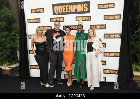 Los Angeles, États-Unis. 25 août 2021. (G-D) Bebe Rexha, Aron Gaudet, Gita Pullapilly, Kirby Howell-Baptiste et Kristen Bell au QUEENPINS Photocall de STX tenu au four Seasons Hotel Los Angeles à Beverly Hills, CA, le mercredi 25 août 2021. (Photo par Sthanlee B. Mirador/Sipa USA) crédit: SIPA USA/Alay Live News Banque D'Images