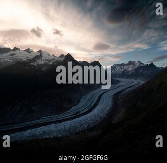 Skies spectaculaires au glacier d'Aletsch, Suisse Banque D'Images