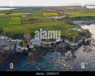 Vue aérienne de Green Stacks Pinnacle Flamborough Head, Filey, Royaume-Uni Banque D'Images