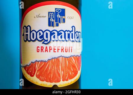 Tyumen, Russie-25 mai 2021 : alcool de bière Hoegaarden. Au goût de pamplemousse Banque D'Images