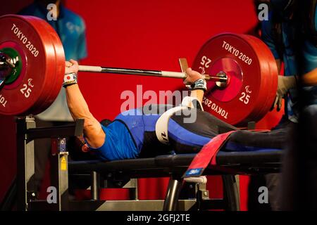 Tokyo, Japon. 26 août 2021. Hiroshi Miura (JPN) Powerlifting : finale hommes -49kg au Forum International de Tokyo pendant les Jeux Paralympiques de Tokyo 2020 à Tokyo, Japon . Credit: SportsPressJP/AFLO/Alay Live News Banque D'Images