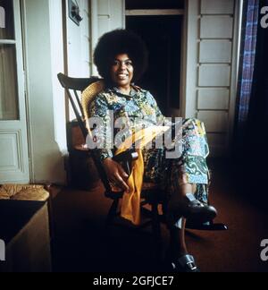 Roberta Flack, amerikanische Soulsängerin und Pianistin, Portrait vers 1973. Roberta Flack, chanteuse américaine Soul, auteur-compositeur et pianiste, portrait vers 1973. Banque D'Images
