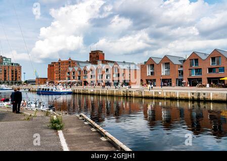 Wismar, Allemagne - le 2 août 2019 : l'ancien port de la Hanse. Wismar est un port et ville hanséatique du nord de l'Allemagne sur la mer Baltique Banque D'Images