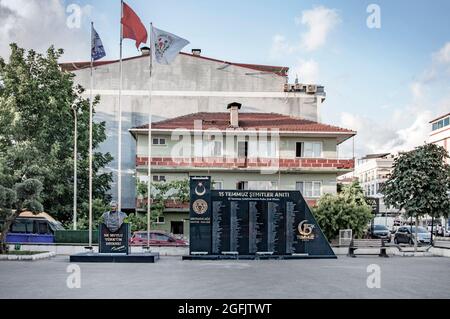 ALTINOVA, TURQUIE. 07 AOÛT 2021 juillet Martyrs Monument Histoire turque Banque D'Images