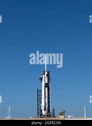 États-Unis, Floride, Centre spatial Kennedy, 2021/04/22: Un dragon d'équipage Falcon 9 prêt pour le lancement de l'équipage 2 sur le plateau de lancement 39A avec l'astronaute a de l'ESA Banque D'Images