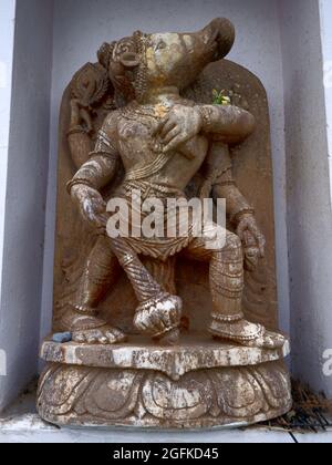 Varaha ou Boar Narasimha statue en grès, Temple Jagannath, Paduwa, Katni, Orissa, Inde Banque D'Images