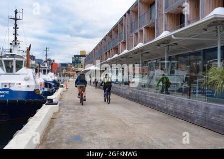 Conçu par la société locale Circa Morris-Nunn Chua Architects, l'hôtel Macq01 est un hôtel haut de gamme construit en 2017, au bord de l'eau à Hobart, en Tasmanie Banque D'Images