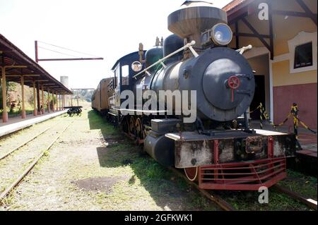 Ancienne locomotive à São Roque, sur l'ancienne route des vins. Lieu touristique à l'intérieur de l'État de São Paulo. Banque D'Images