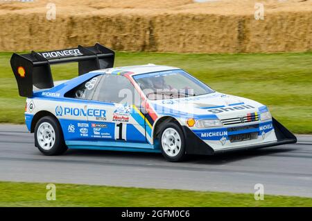 Peugeot 405 T16 GR Pikes Peak, voiture de course qui monte sur la colline au Goodwood Festival of Speed 2014. Course automobile. Voiture de rallye adaptée Banque D'Images