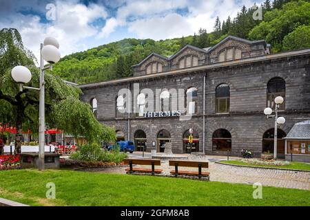 Le bâtiment Spa dans le style néo-byzantin au Mont-Dore, Parc naturel des volcans d'Auvergne, département du Puy de Dome, Auvergne Rhône Alpes, France Banque D'Images