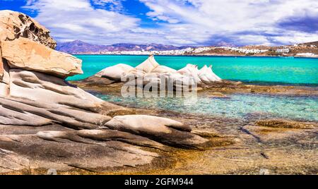 Grèce mer et les meilleures plages. Île de Paros. Cyclades. Kolimbithres - célèbre et belle plage dans la baie de Naoussa Banque D'Images