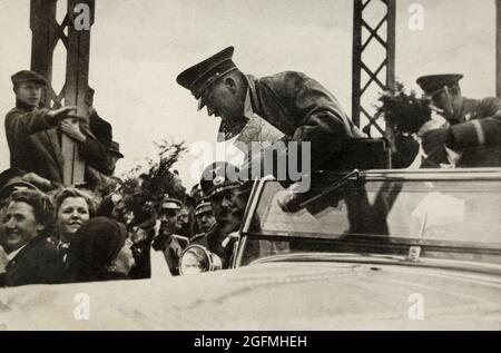 Hitler traversant la frontière en Autriche en mars 1938. Banque D'Images