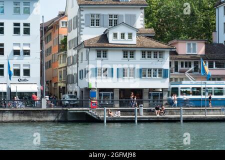 Zurich, Suisse - 20 août 2021 : ancien tramway dans le centre historique Banque D'Images