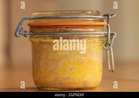 Foie gras dans un pot, foie d'oie Banque D'Images