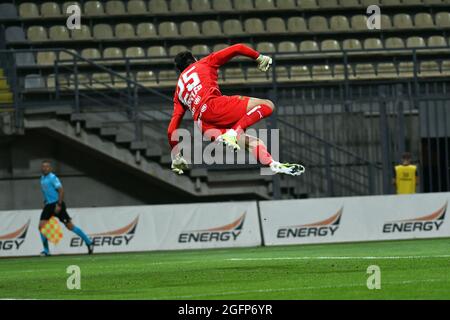 ZAPORIZHIA, UKRAINE - 26 AOÛT 2021 - le gardien de but Paul Gartler de SK Rapid Wien est photographié lors du match de la 2e jambe de l'UEFA Europa League 2021/2022 contre le FC Zorya Luhansk à l'arène Slavutych, Zaporizhzhia, dans le sud-est de l'Ukraine. Banque D'Images