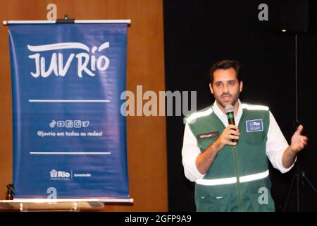 Rio de Janeiro, Rio de Janeiro, Brésil. 26 août 2021. (INT) l'hôtel de ville de Rio de Janeiro lance le programme transformer la génération. Août 26, Rio de Janeiro, Brésil: Le maire de Rio, Eduardo Paes, et le secrétaire spécial de la Jeunesse, Salvino Oliveira, annoncent le programme transformer la génération, qui profitera à 12,000 jeunes de Rio de Janeiro d'ici 2024, lors d'un événement au Musée d'Art de Rio, jeudi (26). Le projet encouragera la population âgée de 14 à 29 ans à créer des solutions pour garantir les droits. (Credit image: © Erica Martin/TheNEWS2 via ZUMA Press Wire) Banque D'Images