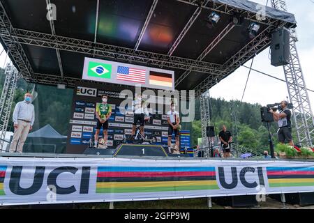 Mens Elite podium, 1ère place Christopher BLEVINS des Etats-Unis, 2ème place Henrique AVANCINI du Brésil, 3ème place Maximilian BRANDL d'Allemagne, pendant la course de court de cross-country XCC aux Championnats du monde MTB 2021, Mountain Bike cyclisme événement le 26 août 2021 à Val Di Sole, Italie - photo Olly Bowman / DPPI Banque D'Images