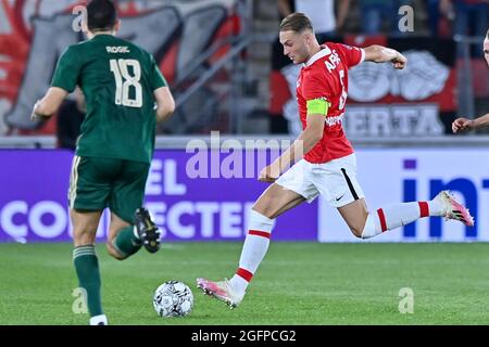 ALKMAAR, PAYS-BAS - AOÛT 26 : Teun Koopmeiners d'AZ lors de l'UEFA Europa League disputer le match entre AZ et le Celtic à l'AFAS Stadion le 26 août 2021 à Alkmaar, pays-Bas (photo de Patrick Goosen/Orange Pictures) Banque D'Images