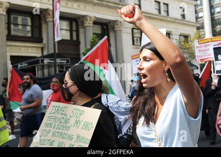 26 août 2021, Washington, Distric of Columbia, États-Unis : Le manifestant du mouvement palestinien de la jeunesse a organisé un rassemblement sur la Palestine libre à Lafayette Park en vue d'une rencontre entre le président des États-Unis JOE BIDEN et le Premier ministre israélien NAFTALI BENNETT aujourd'hui le 26 août 2021 devant la Maison Blanche à Washington DC, aux États-Unis. (Credit image: © Lénine Nolly/ZUMA Press Wire) Banque D'Images